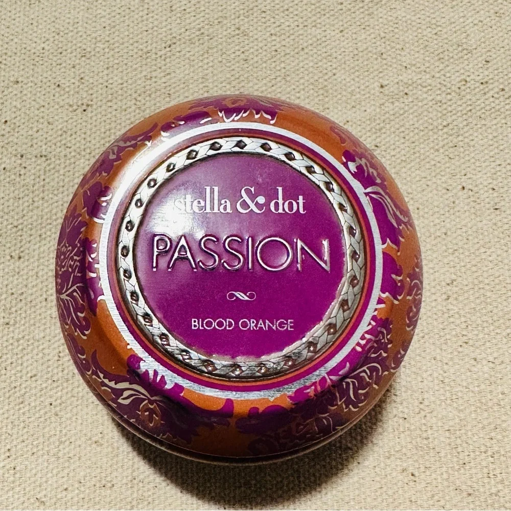 Stella & Dot | Candle | Stella & Dot Passion Candle in Tin | Blood Orange